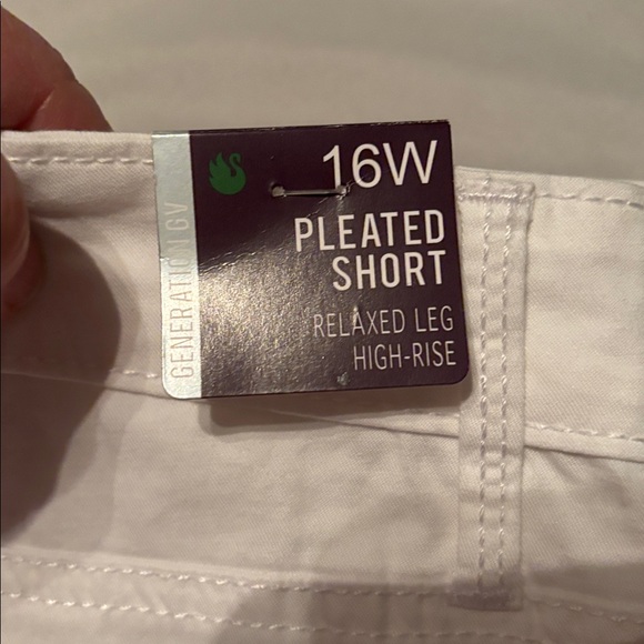 Gloria Vanderbilt High Waist White Shorts - Picture 3 of 7